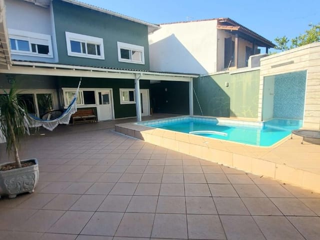 Casa com 450m² 4 quartos e 5 banheiros, à venda, no bairro Mirante da Lagoa em Macaé