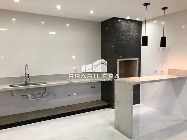 Casa com 406m² 4 quartos e 5 banheiros, à venda, no bairro Residencial Goiânia Golfe Clube em Goiânia