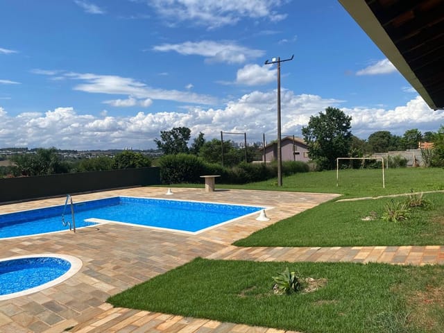 Casa com 2600m² 2 quartos e 3 banheiros, à venda, no bairro Estância Bom Tempo em Londrina