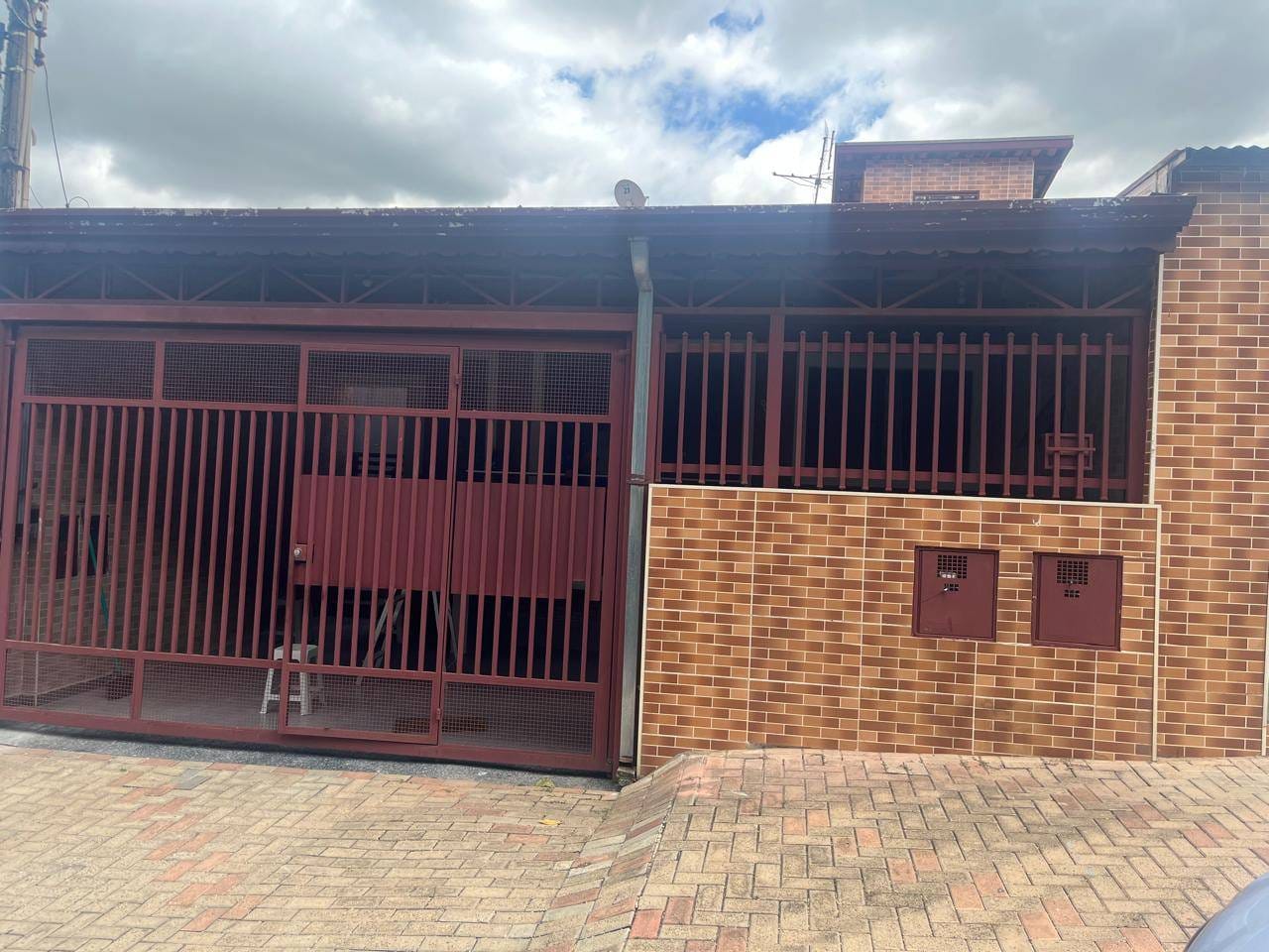 Casa, 3 quartos, 200 m² - Foto 1