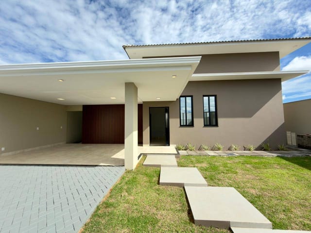 Casa com 490m² 3 quartos e 1 banheiro, à venda, no bairro Sonhalto Videira em Sinop