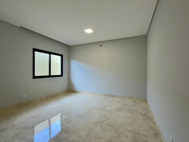 Casa com 490m² 3 quartos e 1 banheiro, à venda, no bairro Sonhalto Videira em Sinop