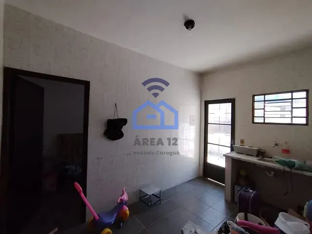 Casa com 360m² 2 quartos e 2 banheiros, à venda, no bairro Martim de Sá em Caraguatatuba