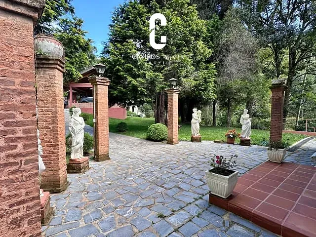 Casa com 5700m² 5 quartos e 5 banheiros, à venda, no bairro Pedra do Fogo em Campos Do Jordão