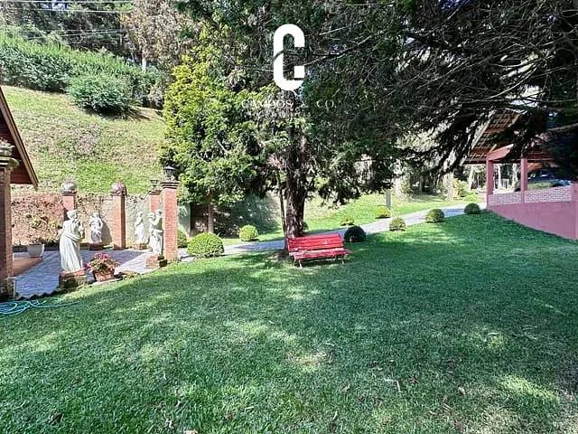 Casa com 5700m² 5 quartos e 5 banheiros, à venda, no bairro Pedra do Fogo em Campos Do Jordão
