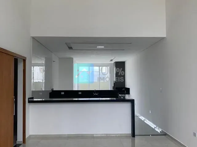 Casa com 250m² 3 quartos e 4 banheiros, à venda, no bairro Vila Branca em Jacareí
