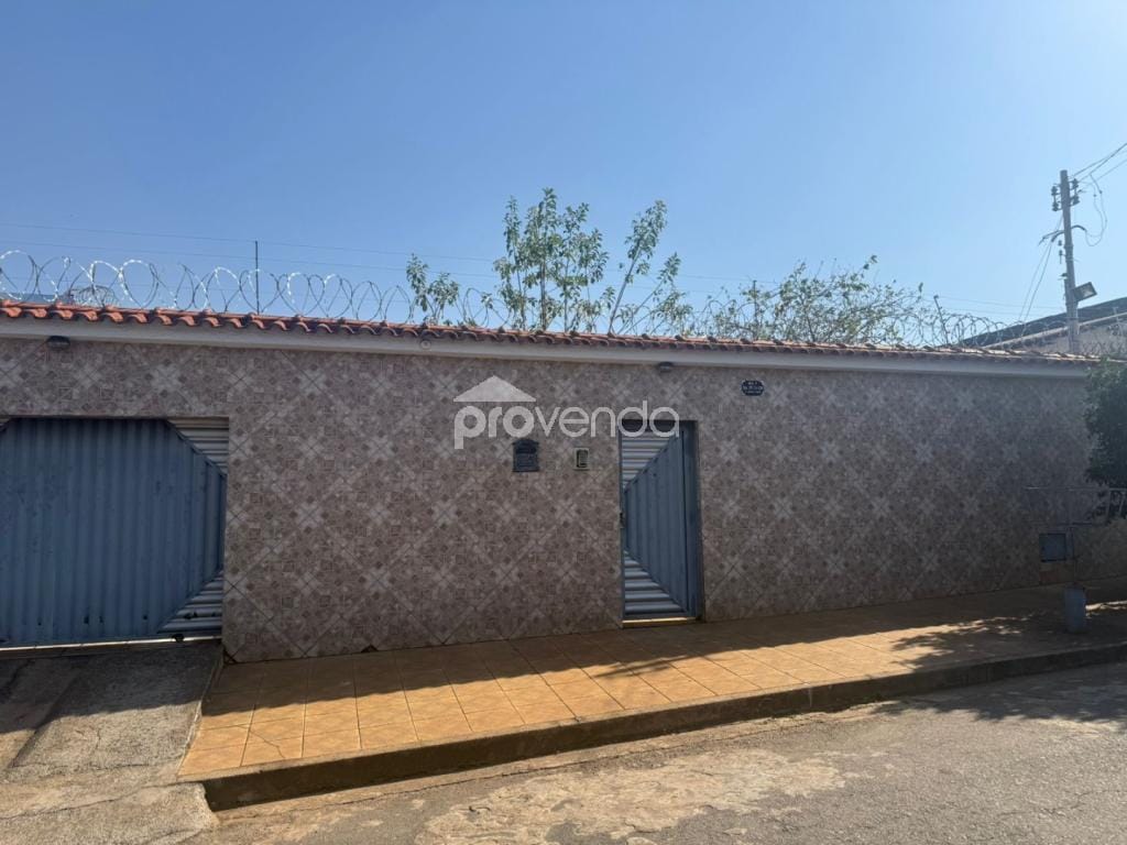 Casa, 4 quartos, 217 m² - Foto 2