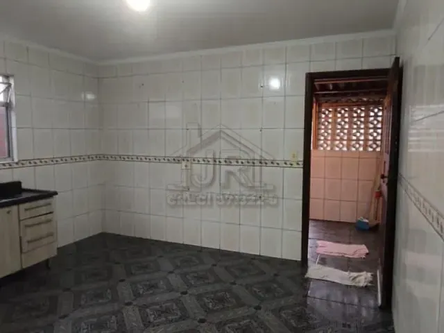 Casa com 200m² 6 quartos e 3 banheiros, à venda, no bairro Vila Magini em Mauá