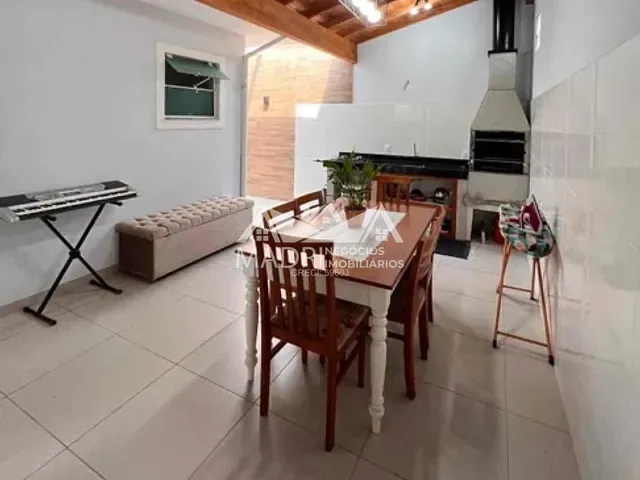 Casa com 200m² 4 quartos e 3 banheiros, à venda, no bairro São Sebastião em Palhoça