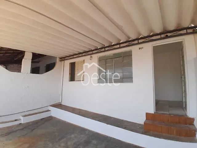 Casa 4 quartos e 4 banheiros, à venda, no bairro Conjunto Habitacional 31 de Março em Santa Bárbara D'Oeste