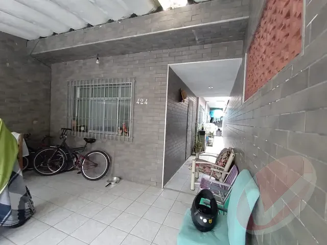 Casa 2 quartos e 1 banheiro, à venda, no bairro Real em Praia Grande