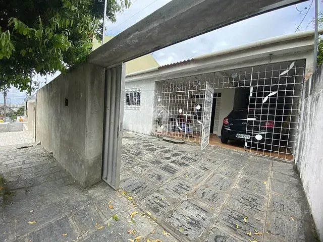 Casa com 300m² 3 quartos e 1 banheiro, à venda, no bairro São José em Campina Grande