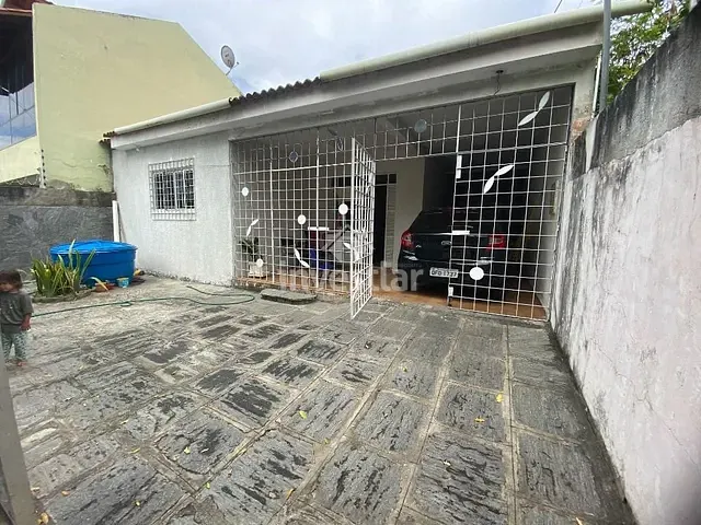 Casa com 300m² 3 quartos e 1 banheiro, à venda, no bairro São José em Campina Grande