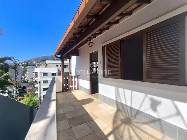 Casa 2 quartos e 2 banheiros, para alugar, no bairro Panorama em Teresópolis