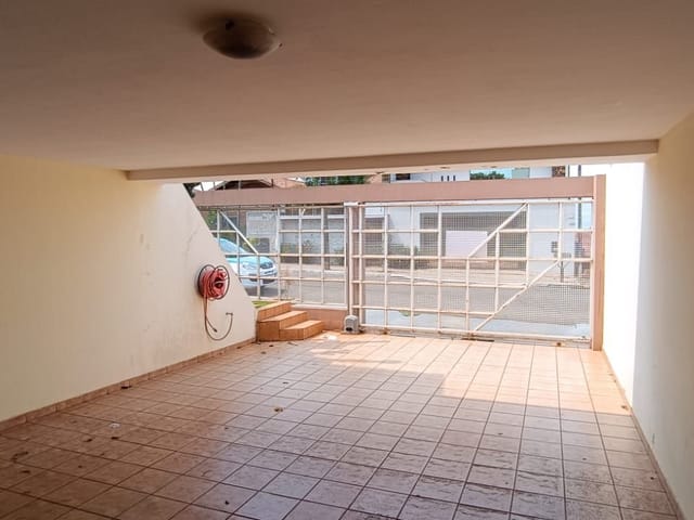Casa com 350m² 4 quartos e 3 banheiros, à venda, no bairro Jardim Vila Rica em Cambé