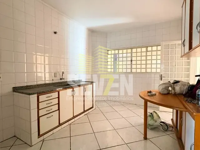 Casa com 200m² 4 quartos e 3 banheiros, à venda, no bairro Parque Jardim Europa em Bauru