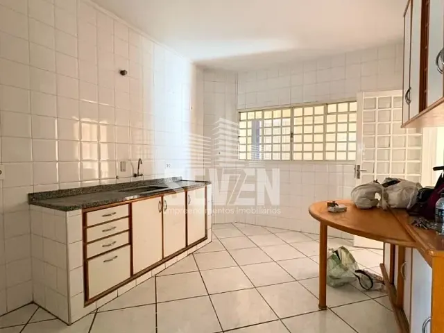 Casa com 200m² 4 quartos e 3 banheiros, à venda, no bairro Parque Jardim Europa em Bauru