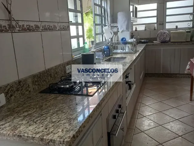 Casa com 336m² 3 quartos e 2 banheiros, à venda, no bairro Monte Castelo em São José dos Campos