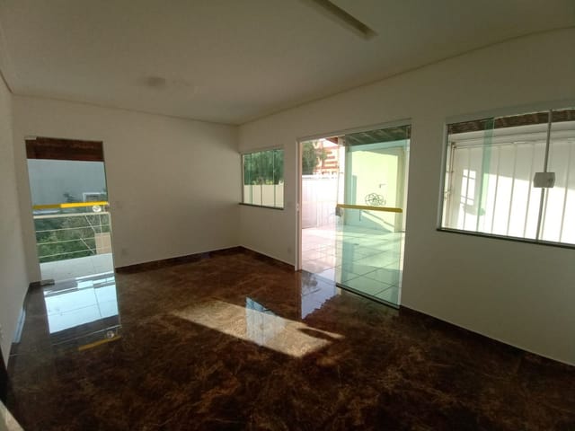 Casa com 300m² 3 quartos e 4 banheiros, à venda, no bairro Riviera de São João em São João da Boa Vista