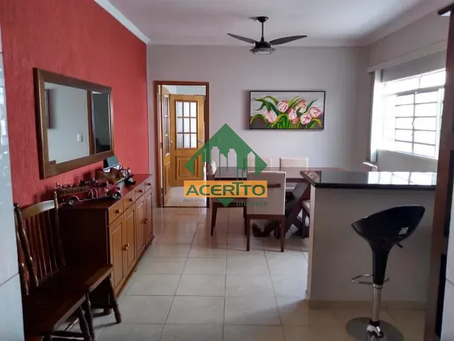 Casa com 300m² 3 quartos e 3 banheiros, à venda, no bairro Amizade em Araçatuba