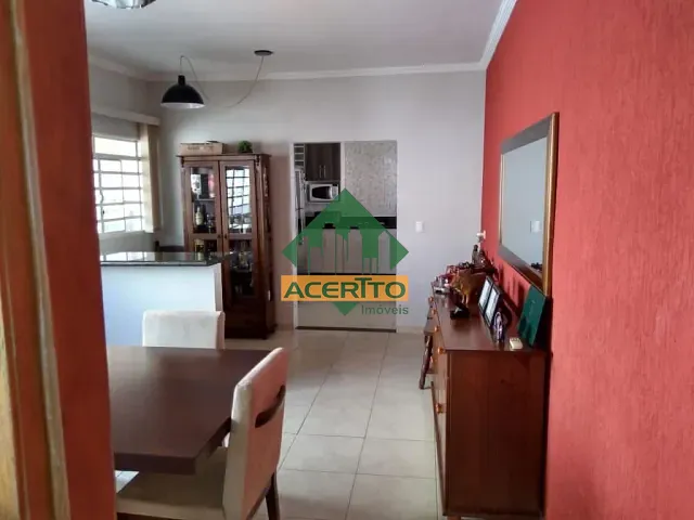 Casa com 300m² 3 quartos e 3 banheiros, à venda, no bairro Amizade em Araçatuba