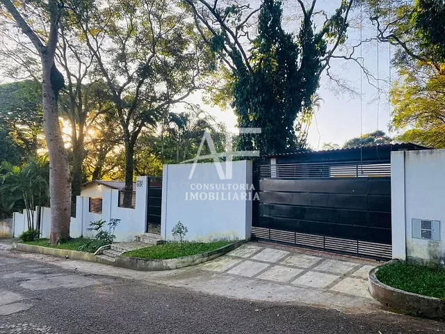 Casa com 2000m² 5 quartos e 8 banheiros, à venda, no bairro Chácaras Cataguá em Taubaté