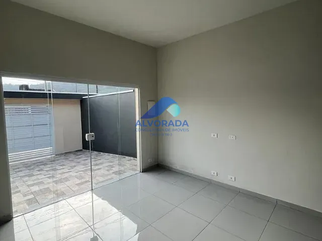 Casa com 137m² 2 quartos e 2 banheiros, à venda, no bairro Massaguaçu em Caraguatatuba