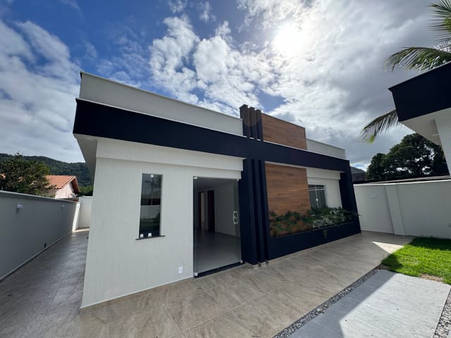 Casa com 480m² 3 quartos e 4 banheiros, à venda, no bairro Barroco (Itaipuaçu) em Maricá
