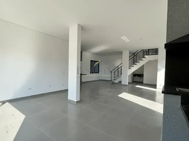 Casa 3 quartos e 4 banheiros, à venda, no bairro Rio Abaixo em Atibaia