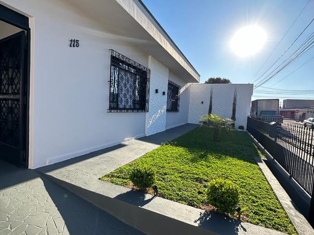 Casa com 462m² 4 quartos e 2 banheiros, à venda, no bairro Nova Rússia em Ponta Grossa