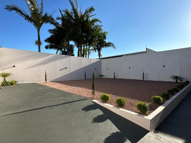 Casa com 462m² 4 quartos e 2 banheiros, à venda, no bairro Nova Rússia em Ponta Grossa