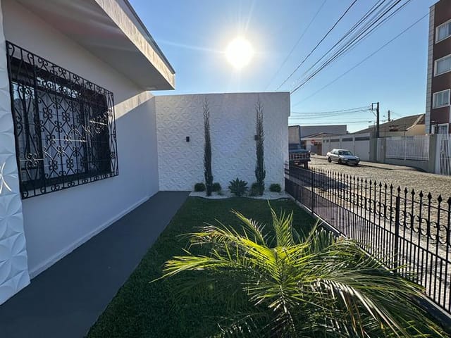 Casa com 462m² 4 quartos e 2 banheiros, à venda, no bairro Nova Rússia em Ponta Grossa