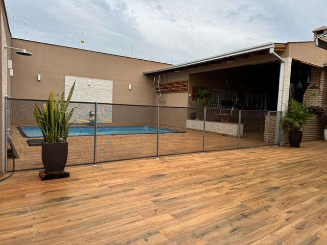 Casa com 543m² 3 quartos e 4 banheiros, à venda, no bairro Jardim Shangri-Lá A em Londrina