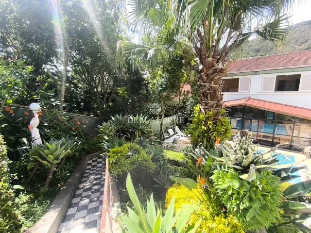 Casa com 360m² 3 quartos e 4 banheiros, à venda, no bairro Jardim Cascata em Teresópolis