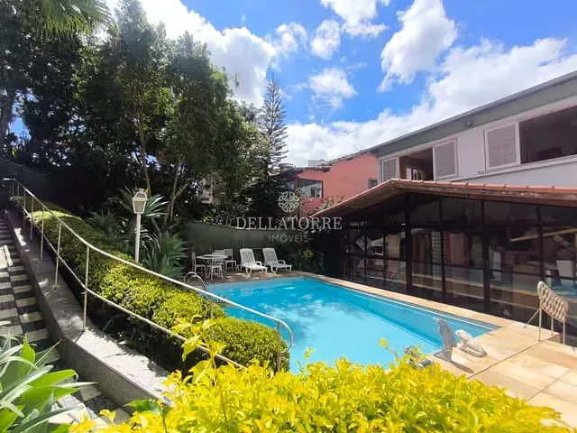 Casa com 360m² 3 quartos e 4 banheiros, à venda, no bairro Jardim Cascata em Teresópolis