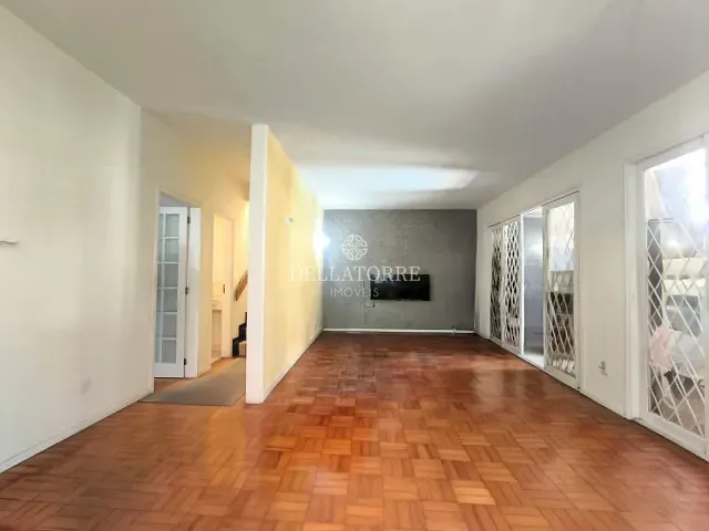 Casa com 360m² 3 quartos e 4 banheiros, à venda, no bairro Jardim Cascata em Teresópolis