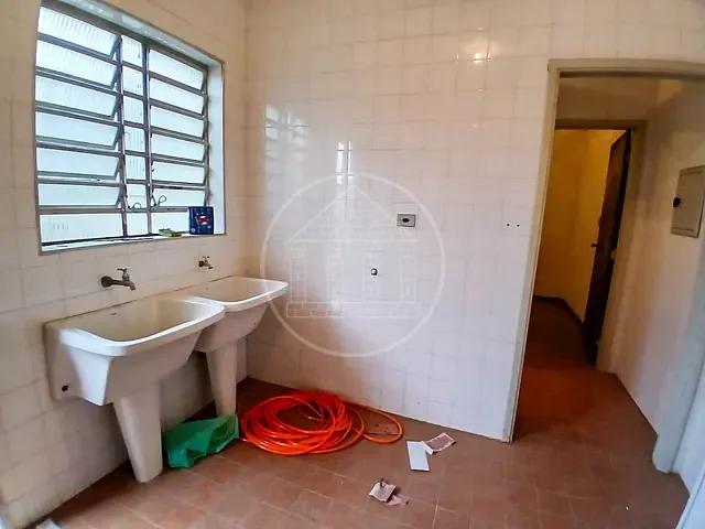Casa com 250m² 3 quartos e 1 banheiro, para alugar, no bairro Interlagos em São Paulo
