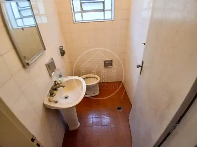 Casa com 250m² 3 quartos e 1 banheiro, para alugar, no bairro Interlagos em São Paulo