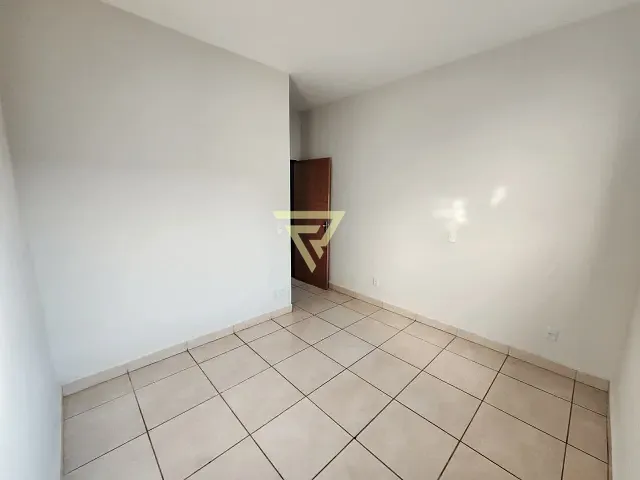 Casa com 150m² 2 quartos e 1 banheiro, à venda, no bairro Jardim Diva Tarlá de Carvalho em Ribeirão Preto