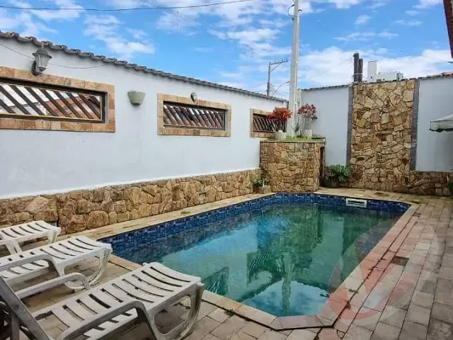 Casa com 250m² 4 quartos e 5 banheiros, à venda, no bairro Caiçara em Praia Grande