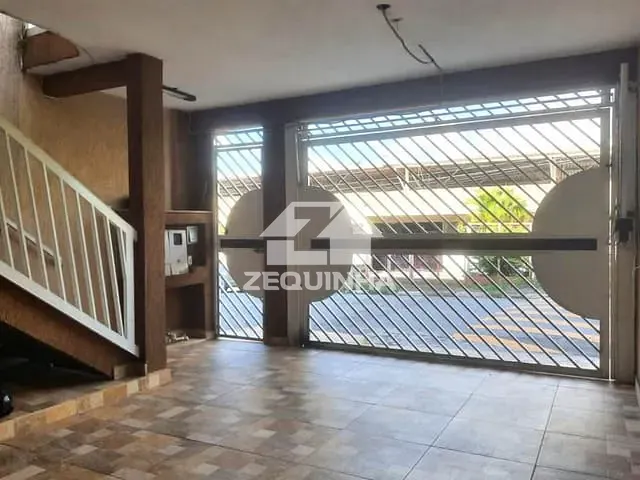 Casa com 225m² 5 quartos e 4 banheiros, à venda, no bairro Jardim das Flores em Osasco