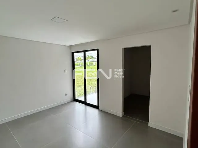 Casa 4 quartos e 5 banheiros, à venda, no bairro Cascalheira em Camaçari