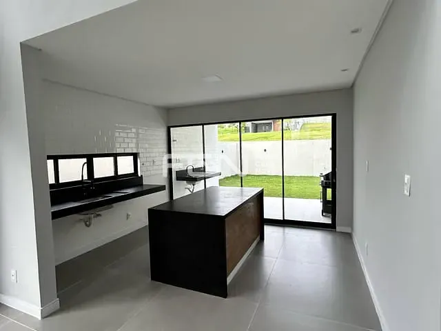 Casa 4 quartos e 5 banheiros, à venda, no bairro Cascalheira em Camaçari