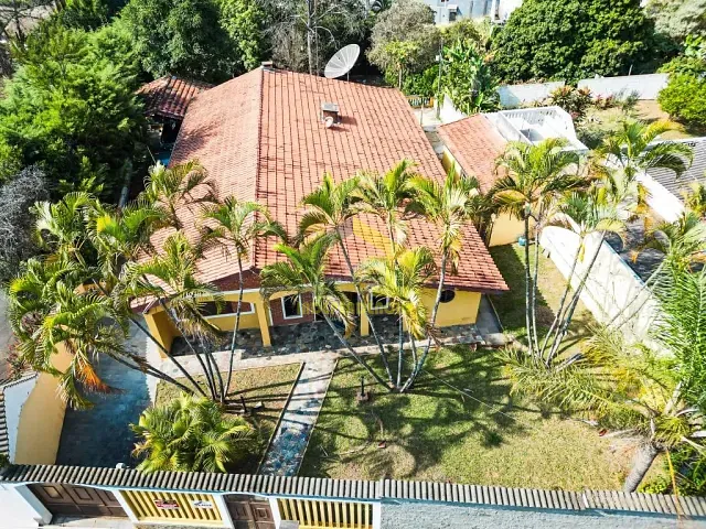 Casa com 1056m² 4 quartos e 2 banheiros, à venda ou para alugar, no bairro Vila São Caetano em Itatiba
