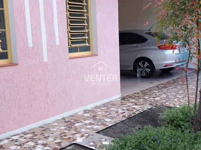 Sobrado com 371m² 4 quartos e 2 banheiros, à venda, no bairro Jaboticabeiras em Taubaté