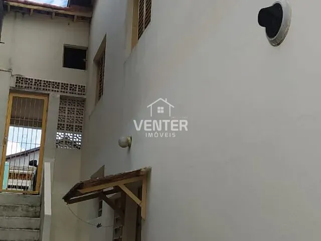 Sobrado com 371m² 4 quartos e 2 banheiros, à venda, no bairro Jaboticabeiras em Taubaté