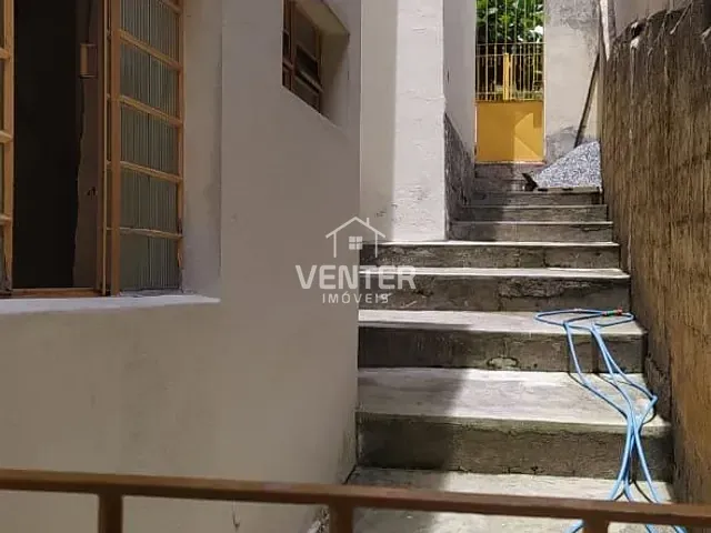 Sobrado com 371m² 4 quartos e 2 banheiros, à venda, no bairro Jaboticabeiras em Taubaté