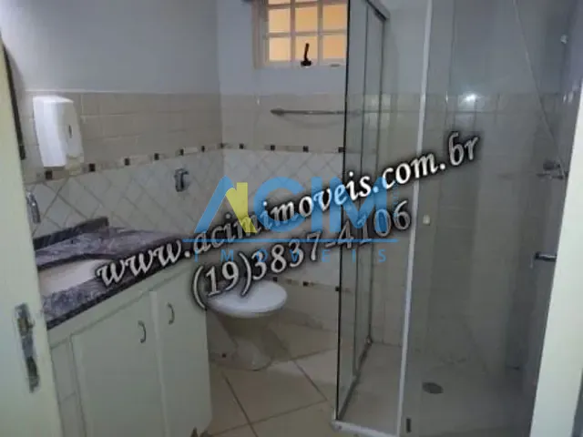 Casa com 300m² 8 quartos e 5 banheiros, à venda, no bairro Centro em Jaguariúna