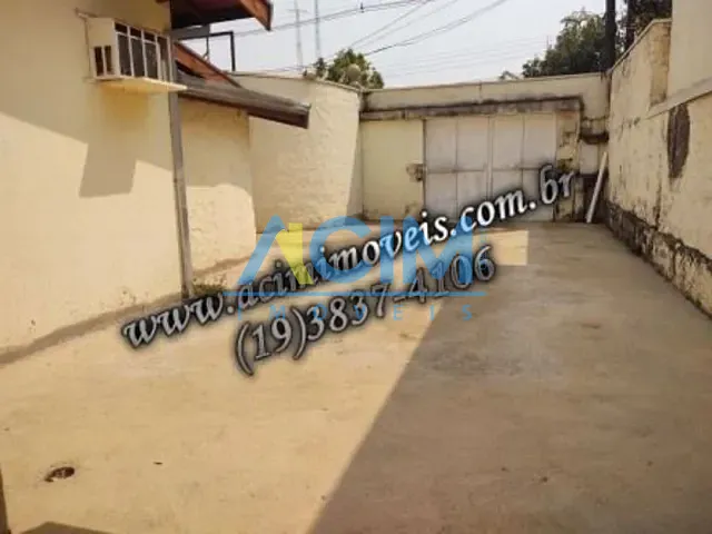 Casa com 300m² 8 quartos e 5 banheiros, à venda, no bairro Centro em Jaguariúna