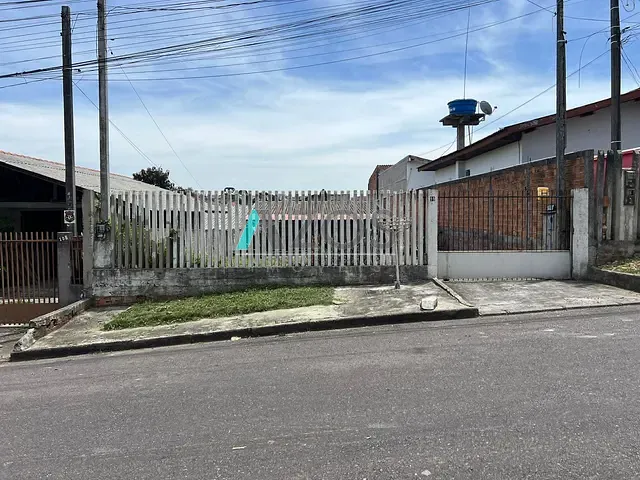 Casa com 300m² 1 quarto e 1 banheiro, à venda, no bairro Maracanã em Colombo